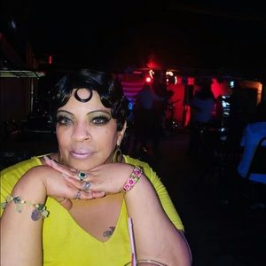 Meet your Posher, Alice